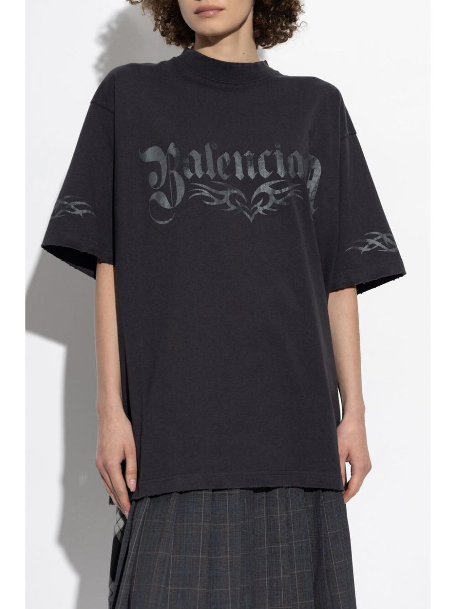 Balenciaga T-Shirts? BALENCIAGA Medium Fit Printed Logo T-Shirt Casual Everyday Designer Tee