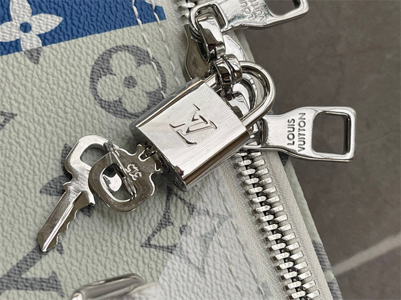  structured bag interior and compartment view 9
