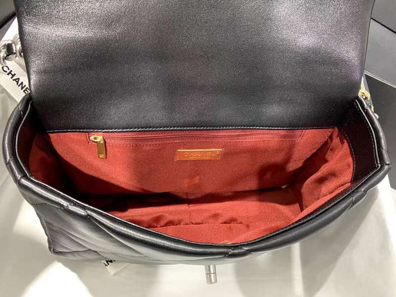 Zivas Charm Polished Finish Luxury Handbag (Versatile Style Statement) – Lifestyle Shot