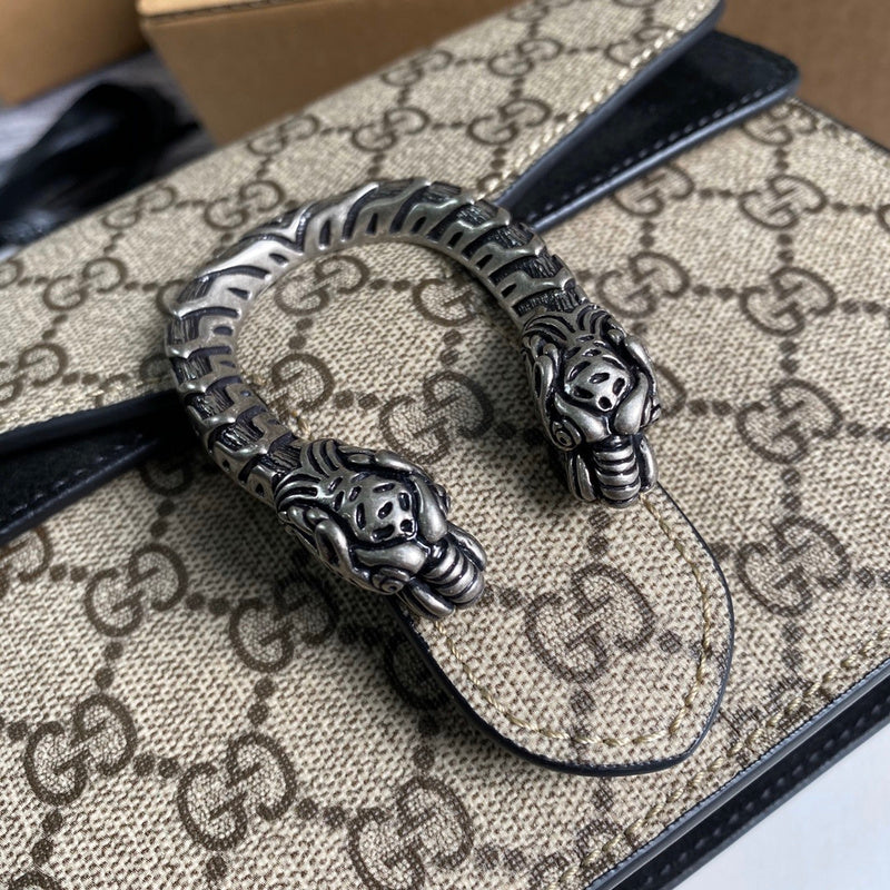 Handle and strap detail of premium chic women's handbag – women's statement bag