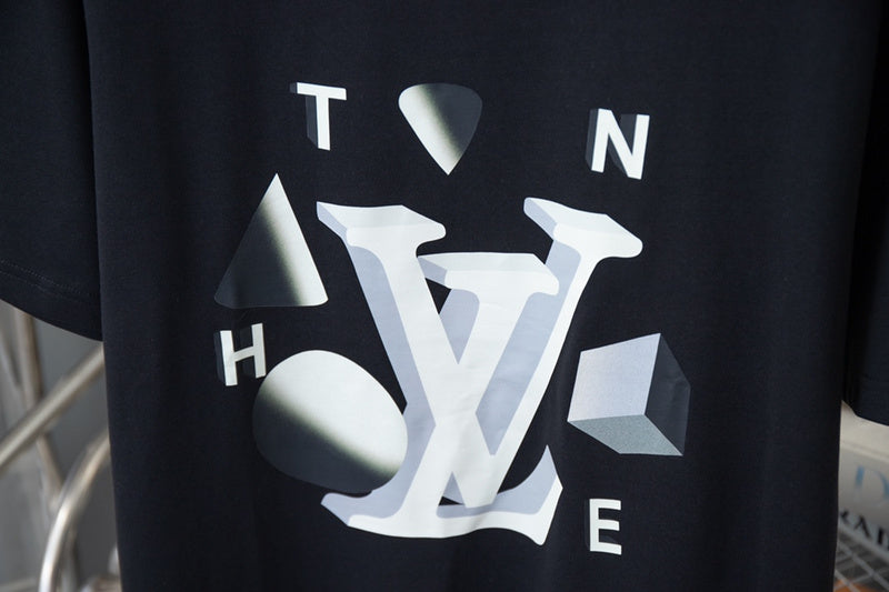 Full styled look of Louis Vuitton cotton t-shirt with relaxed-fit cut