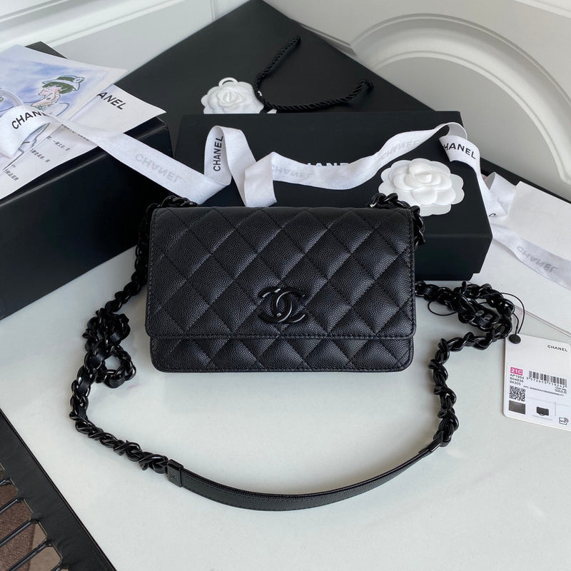 Zivas Charm Everyday Sophistication Fashion Handbag (Statement-Ready Design) – Front View