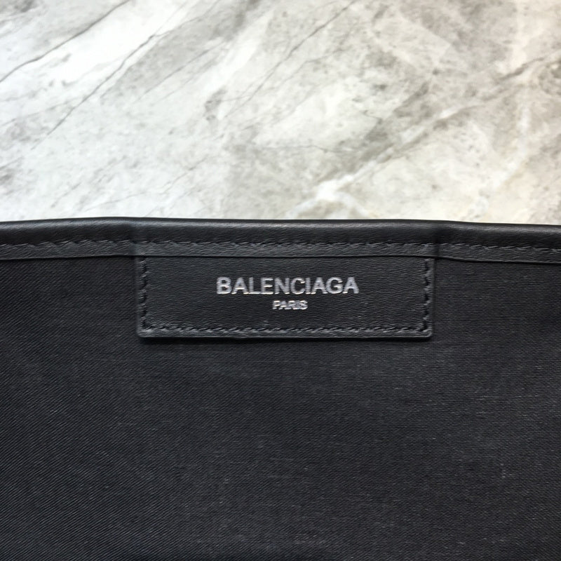 Elegant Vegan Leather Handbag - Everyday Elegance | Women's Designer-Inspired Purse #763 - texture close-up (image 9) of designer-inspired handbag