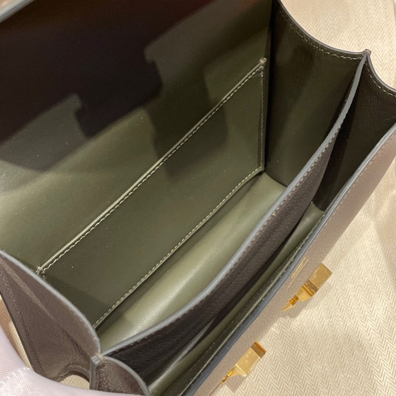 Balanced bag shown from front angle
