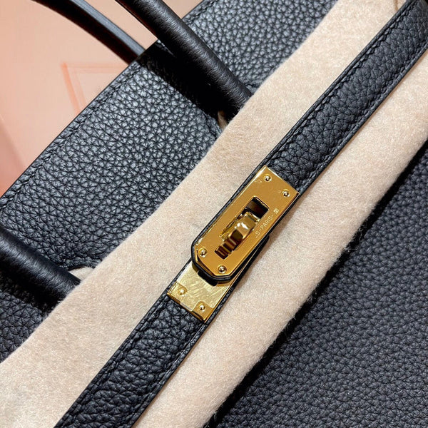 Close-up detail of balanced bag design