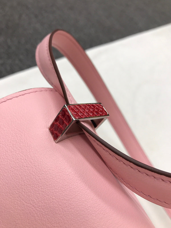 Versatile handbag styled for everyday wear
