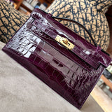  elegant shoulder bag detail view showing craftsmanship 8