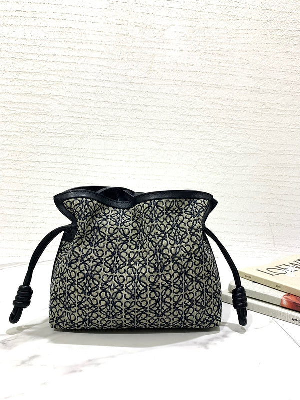 Ziva's Charm handbag – side angle view (23.5cm*18cm*9cm)