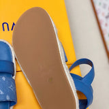 Texture and finish detail of Louis Vuitton luxury piece style No.108