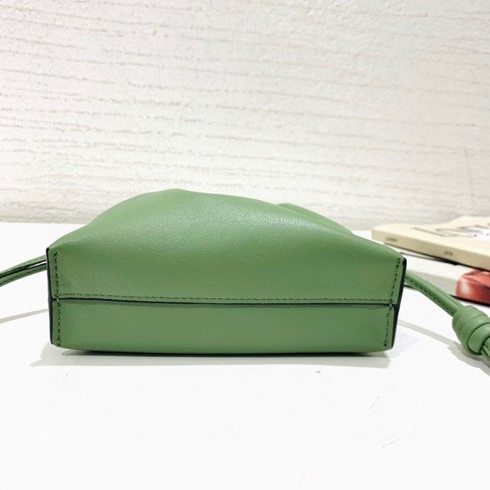 Ziva's Charm handbag – carry view (16cm*13cm*5cm)