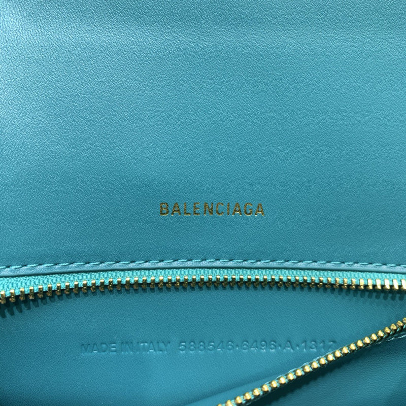 Zivas Charm Chic Craftsmanship Premium Handbag (Premium Everyday Carry) – Side Profile
