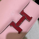Close-up detail of everyday-ready bag design