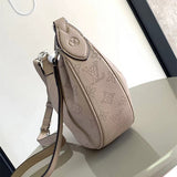  Curated everyday bag front view 13
