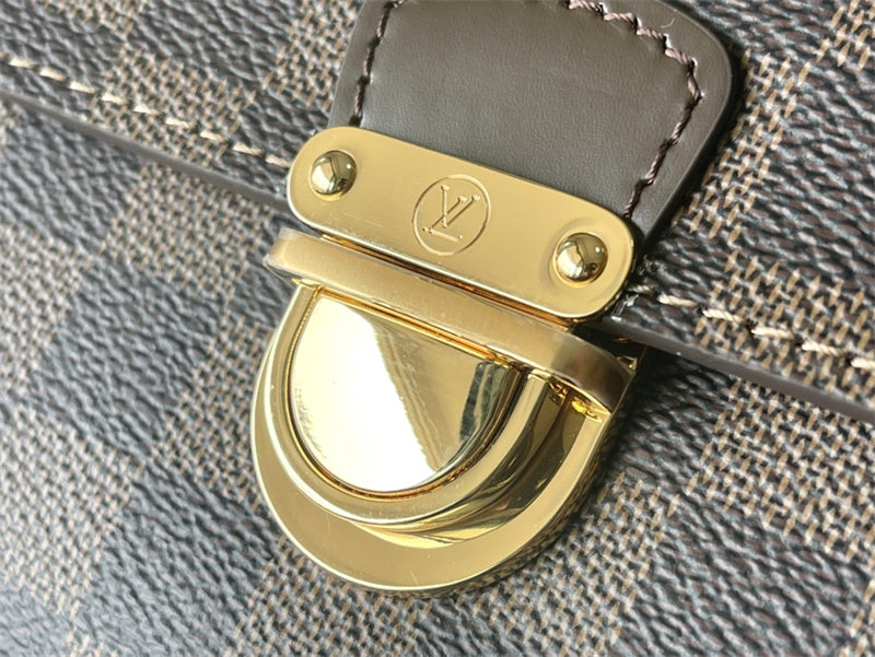  effortless handbag detail view showing craftsmanship 8