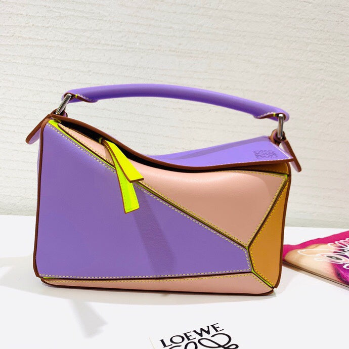 Ziva's Charm handbag – product shot (24cm*16cm*10cm)