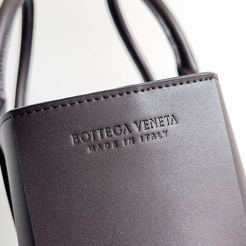 Sophisticated Premium PU Leather Handbag - Chic Everyday Appeal | Women's Statement Accessory #1573 - alternate angle view (image 8) of designer-inspired handbag