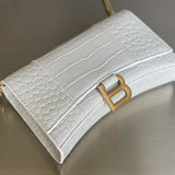 Zivas Charm Modern Minimalist Look Statement Handbag (Effortless Style Upgrade) – Close-Up Detail