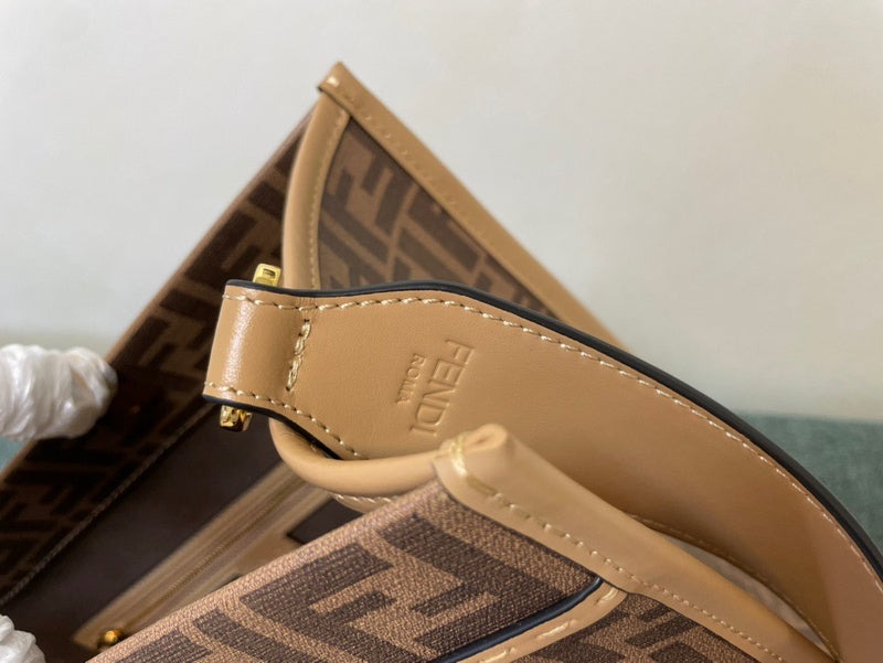 Ziva's Charm handbag – product shot (35cm*17cm*31cm)