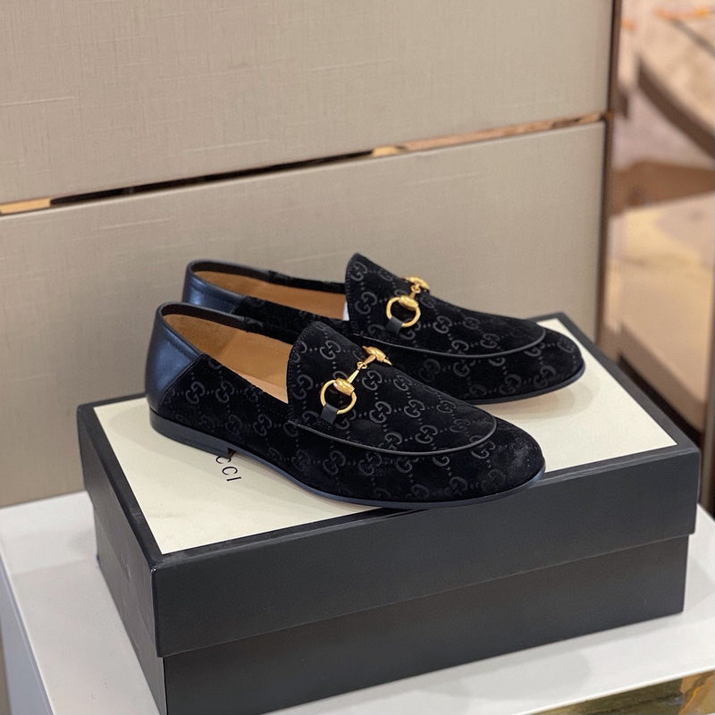 Gucci two-tone luxury sneakers view 8 breathable knit upper