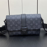  Everyday carryall bag front view 13