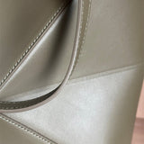Ziva's Charm handbag – front view (16.5cm*9.5cm*20cm)
