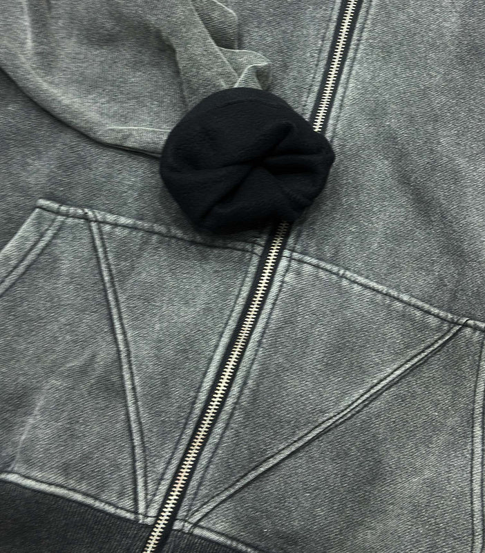Texture and finish detail of Balenciaga luxury piece style No.122