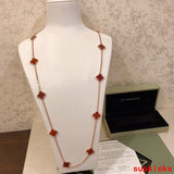 Side view of Van Cleef & Arpels unisex jewelry piece