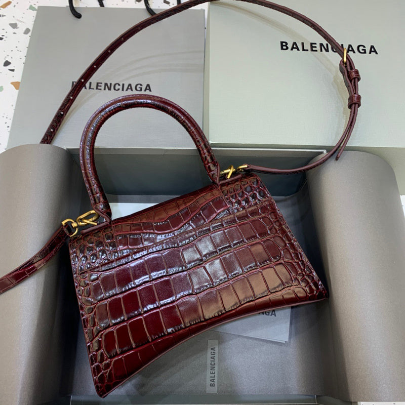 Polished Premium PU Leather Handbag - Polished Finish | Women's Fashion Handbag #551 - texture close-up (image 9) of designer-inspired handbag