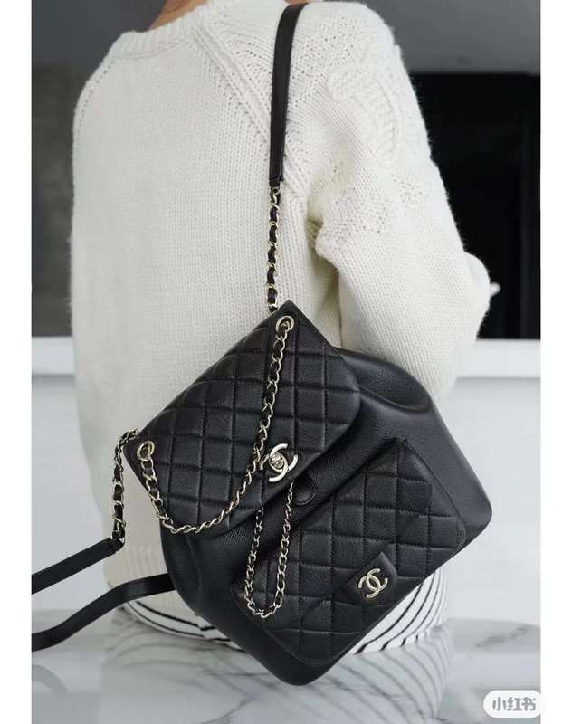 Zivas Charm Modern Minimalist Look Luxury Handbag (Contemporary Shape Language) – Side Profile