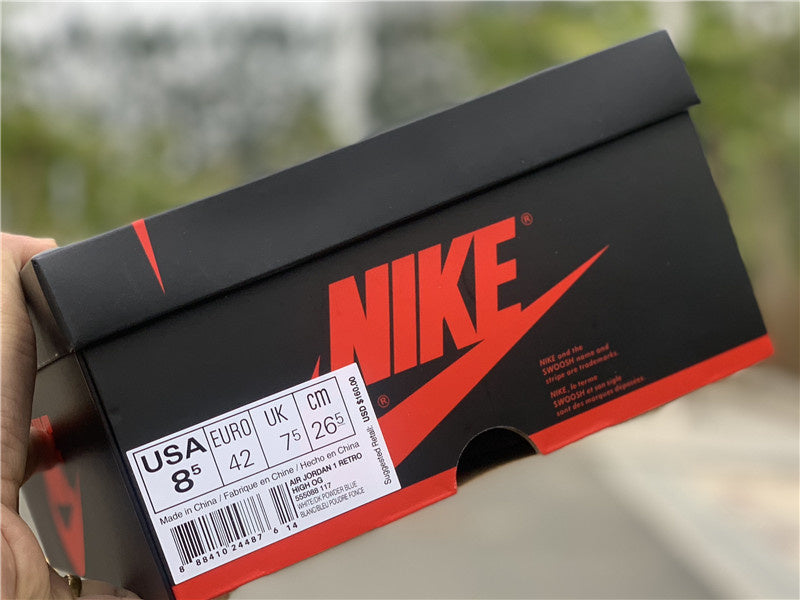 Nike all-black luxury sneakers view 25 retro runner design