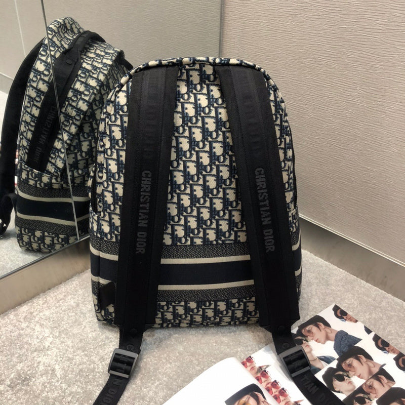 Styled lifestyle shot of sleek premium women's handbag – women's luxury accessory