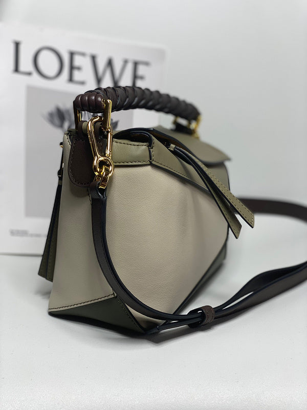 Ziva's Charm handbag – product shot (18cm*12.5cm*8cm)