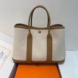  structured bag interior and compartment view