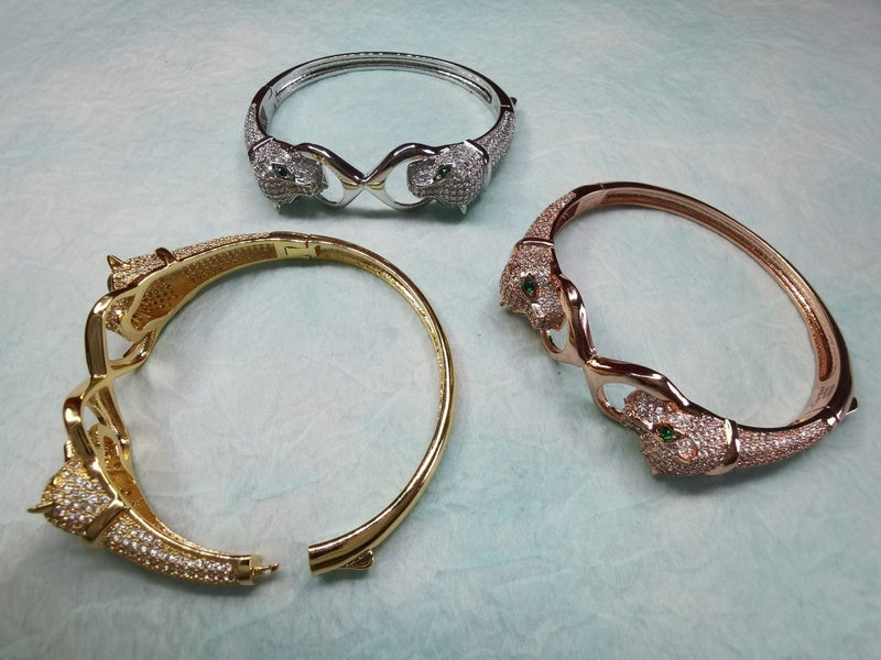 Full view of Cartier unisex jewelry piece