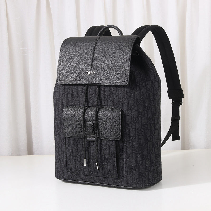 Interior view of premium everyday-luxe women's handbag – women's luxury accessory