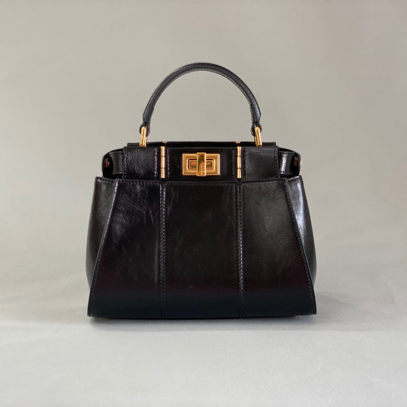 Ziva's Charm handbag – close-up view (Standard Size)