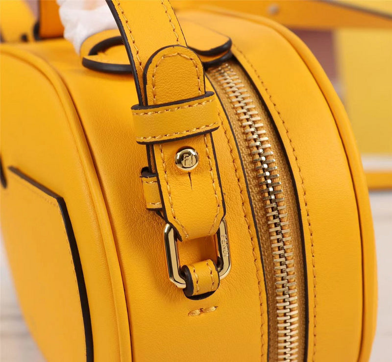 Ziva's Charm handbag – close-up view (Standard Size)