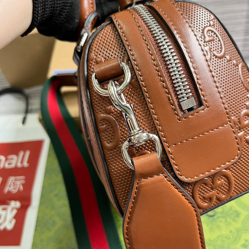 Handle and strap detail of statement modern women's handbag – women's premium purse