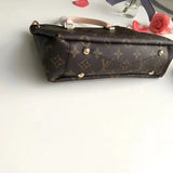 Interior view of signature everyday-luxe women's handbag – women's statement bag