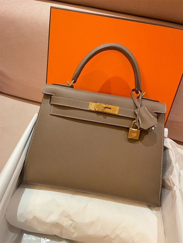  shoulder bag interior and compartment view