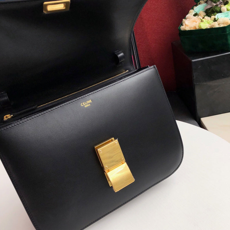 Handle and strap detail of signature classic women's handbag – women's luxury accessory