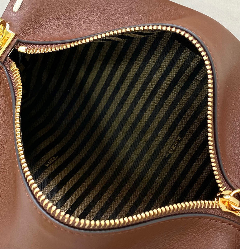 Ziva's Charm handbag – product shot (23cm*14cm*13cm)