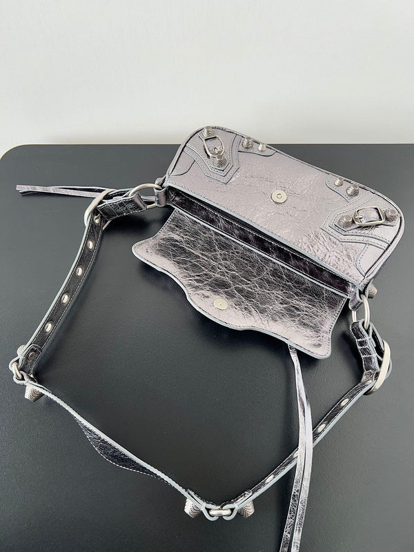 Zivas Charm Effortless Elegance Statement Handbag (Polished Everyday Piece) – Detail View