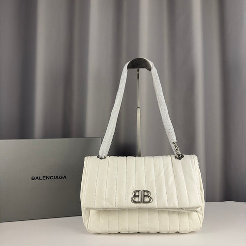 Zivas Charm Streamlined Design Statement Handbag (Designer-Inspired Craftsmanship) – Front View