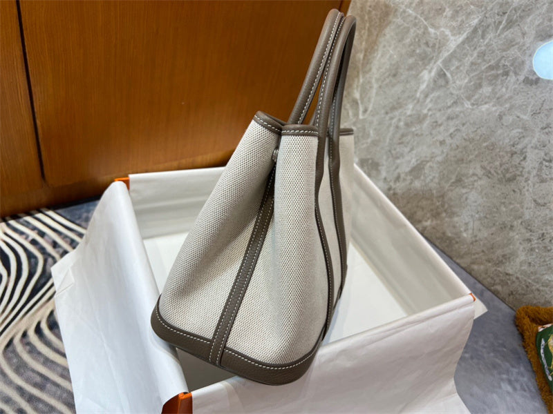  Effortless everyday bag carried on shoulder 28