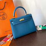 Crisp handbag styled for everyday wear
