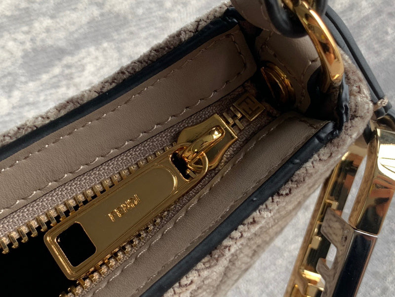 Ziva's Charm handbag – carry view (32cm*11cm*5cm)