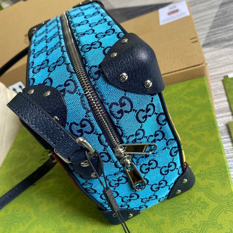 Interior view of everyday-luxe premium women's handbag – women's luxury handbag