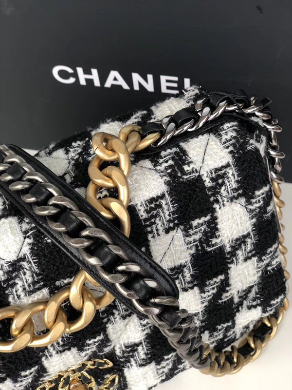  handbag, spacious everyday style, image 9