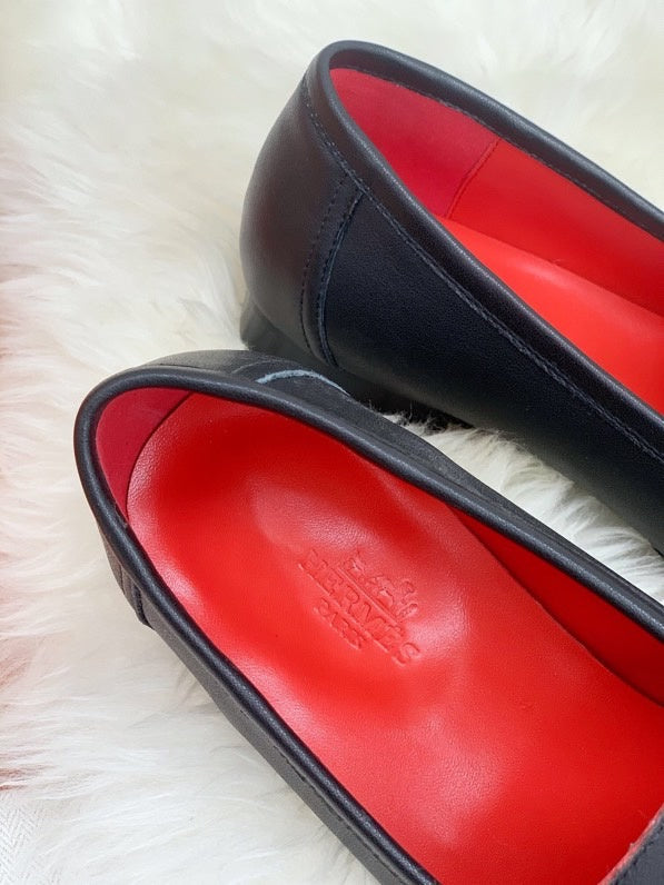 Hermes shoes Style 387 - packaging and accessories (alternate angle)